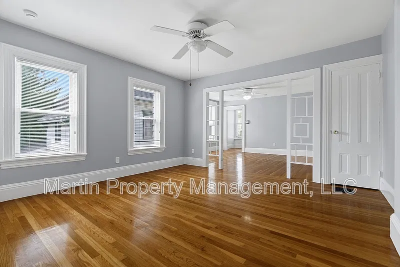 3 bed, 1.0 bath, 1800 sqft, $2,800 — Photo 4