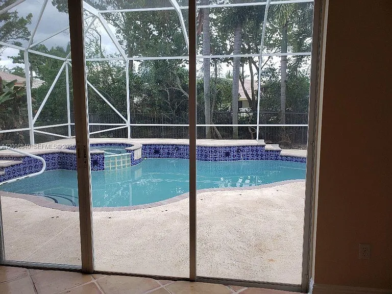 6352 Squirewood Way — Photo 15