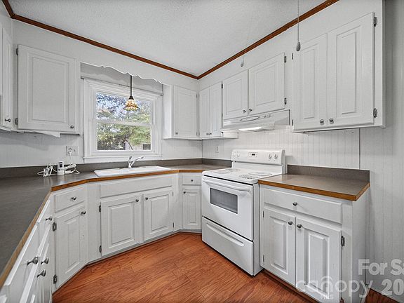 5th image of 3502 Merry Oaks Ln