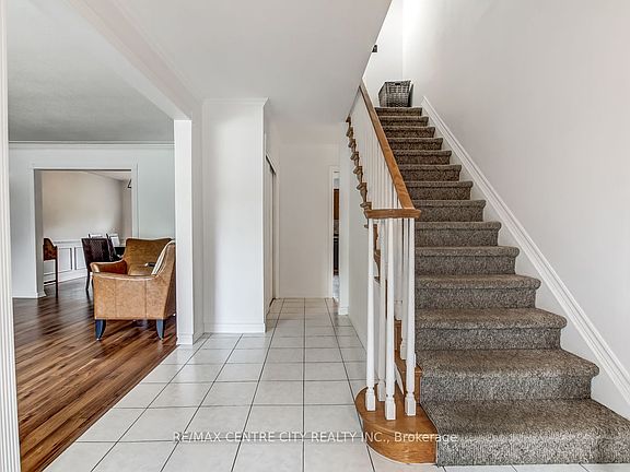 5th image of 10 Runnymede Cres
