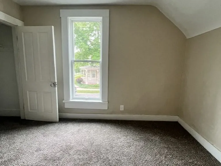 1201 Columbia Ave — Photo 2