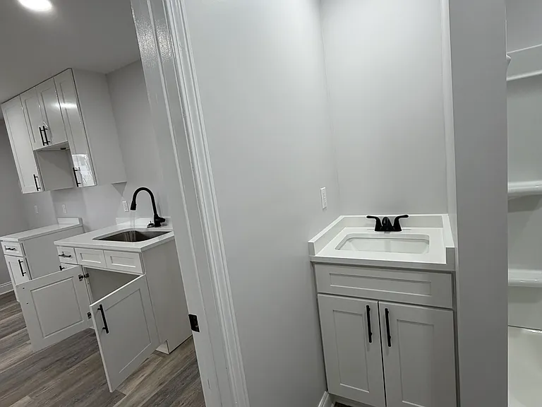 669 Taylorbrook Dr — Photo 3