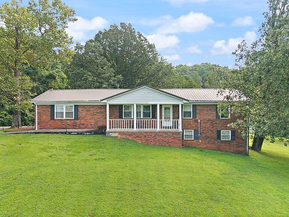 3rd image of 701 Whitaker Ln