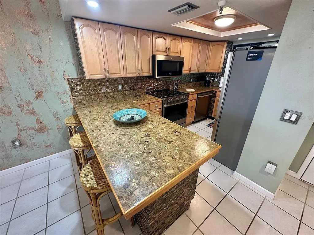 2 bed, 2.0 bath, 950 sqft, $2,500 — Photo 4