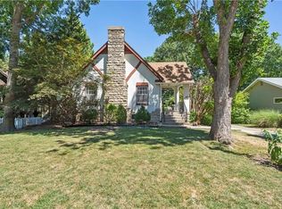 5209 Reeds Rd, Mission, KS 66202