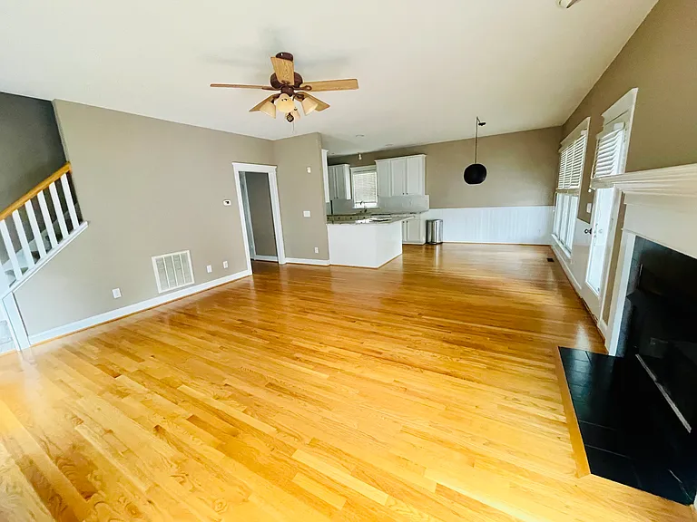 112 Westside Dr — Photo 11