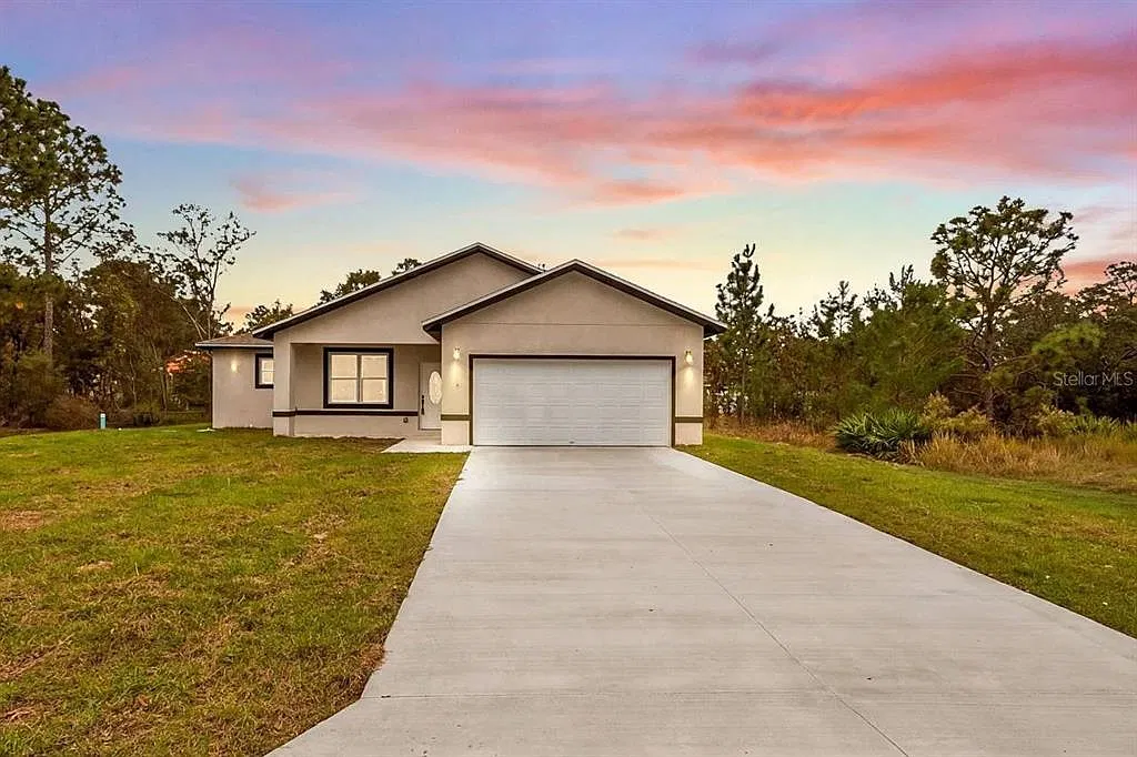 4 bed, 3.0 bath, 1560 sqft, $2,100 — Photo 1
