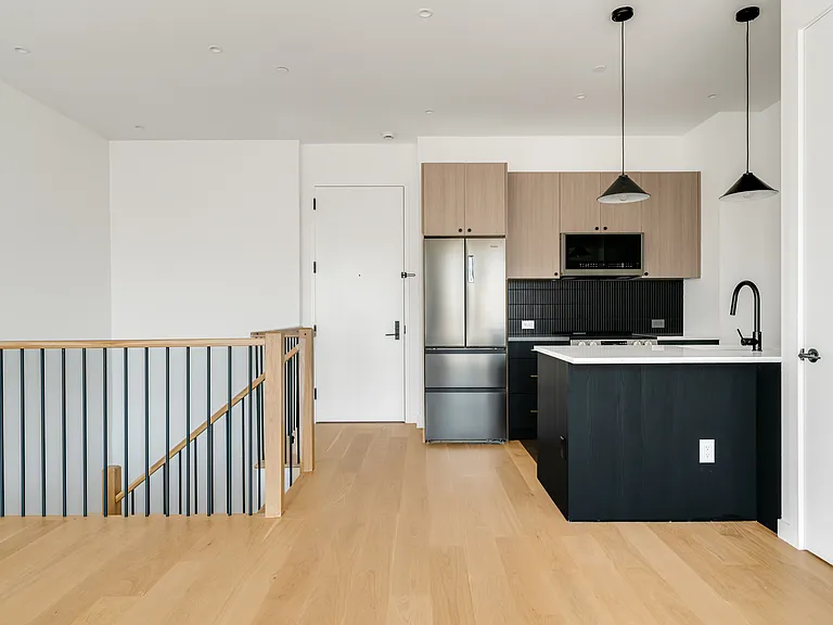 11-14 35th Ave #903 — Photo 9