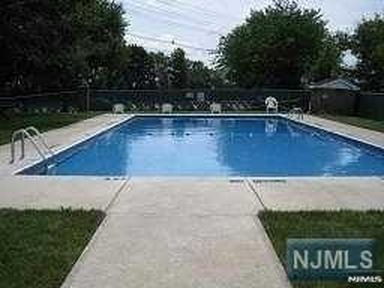 565 Grove St APT A1, Clifton, NJ, 07013