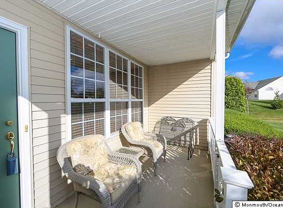 3rd image of 41 Deerchase Ln