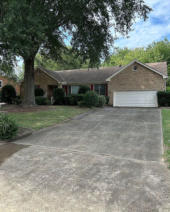 One owner all brick ranch 
 