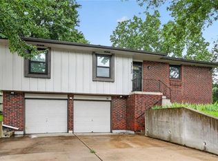 1113 W Valley Rd, Olathe, KS 66061
