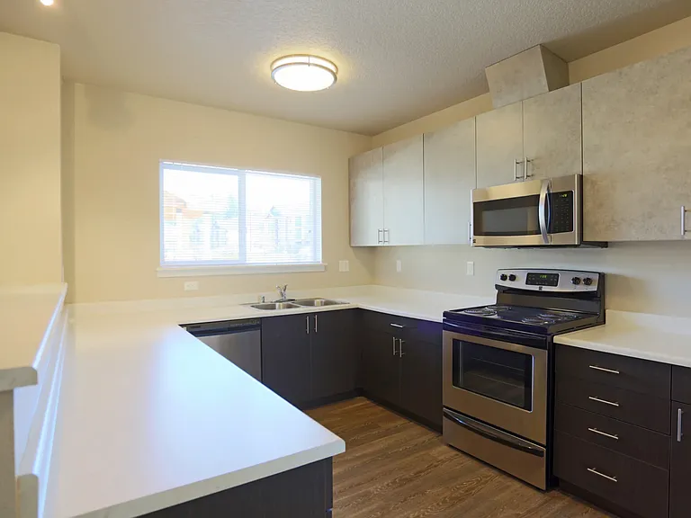 Pioneer Vista — Photo 11