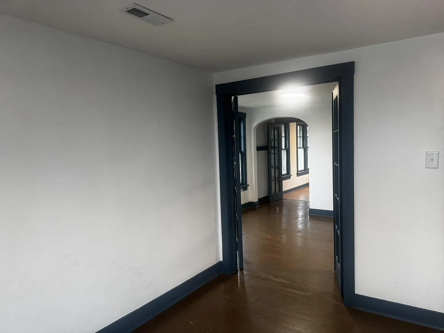 105 University St — Photo 4