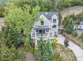 19148 Maiden Ln, Spring Lake, MI 49456