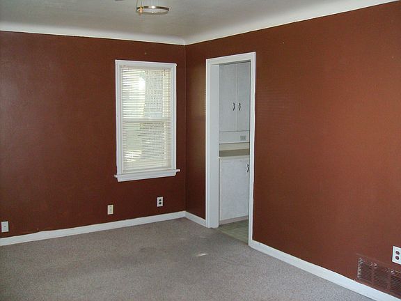 2nd image of 210 N 32nd Ave
