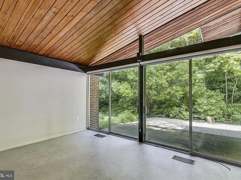 400 W Windsor Ave — Photo 23