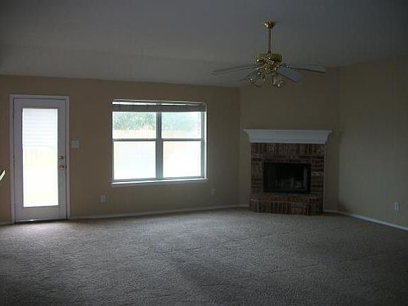 3rd image of 1516 Loveland Dr