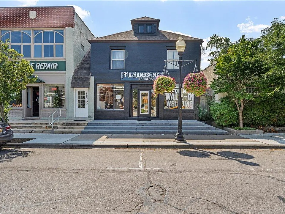 513 W Nine Mile Rd #1