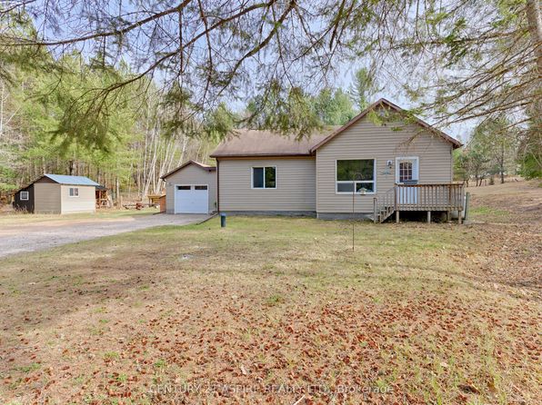 1263 Sand Rd, Laurentian Hills, ON K0J 1J0