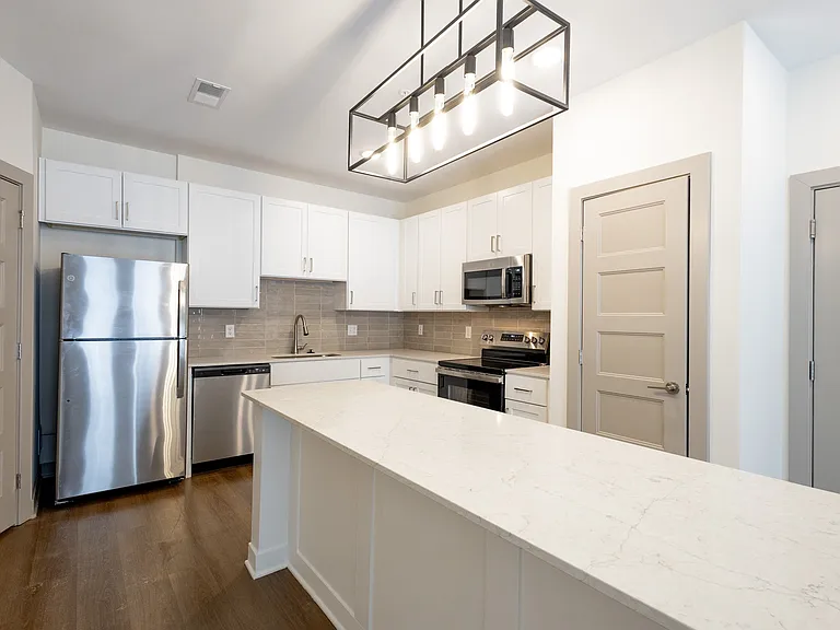 Allure Apartments — Photo 40