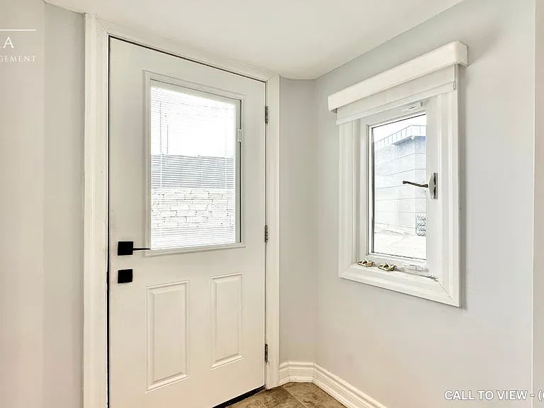 13854 Bathurst St #1 — Photo 12
