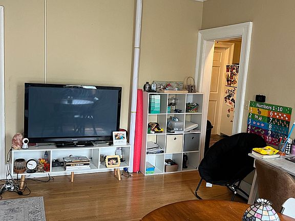4th image of 123 2nd St #3