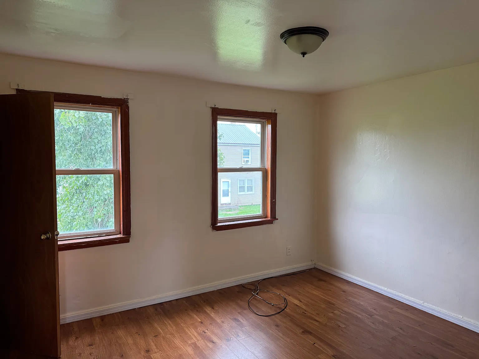 2 bed, 1000 sqft, $1,200 — Photo 4
