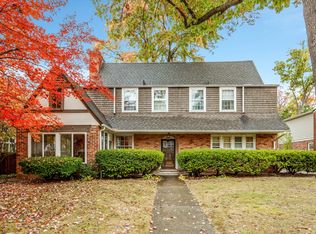 647 Kennesaw St, Birmingham, MI 48009