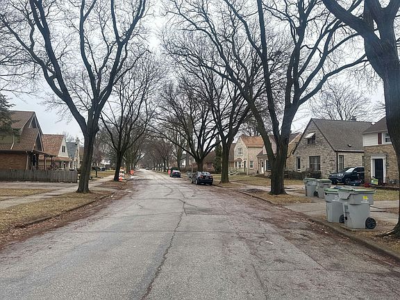 4th image of 4576 W Spencer Pl