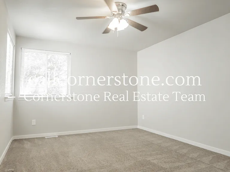 4877 Bluestem Dr — Photo 10