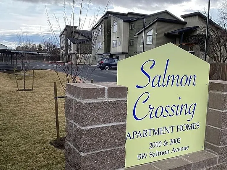 Salmon Crossing Apartments — Photo 26