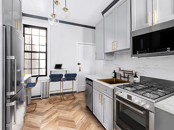 5th image of 110 Thompson St APT 3E