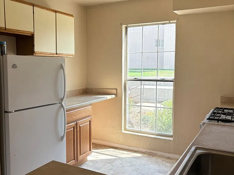 3510 Parkmoor Village Dr #F — Photo 6