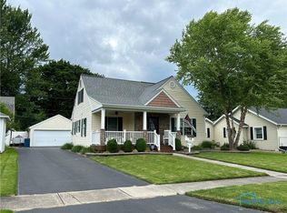 19 Pennsylvania Ave, Waterville, OH 43566