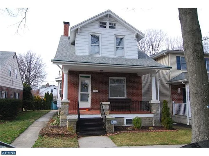 304 N Waverly St photo 1