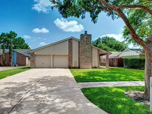 3023 Sam Houston Dr, Sugar Land, TX 77479