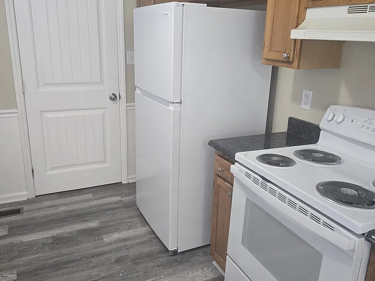 652 Connors Cv — Photo 21