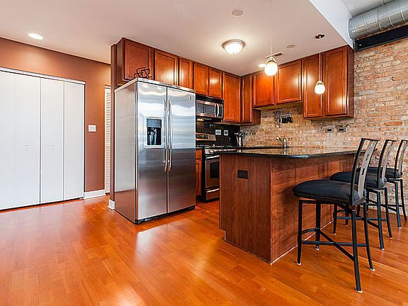 3rd image of 1446 S Michigan Ave APT E