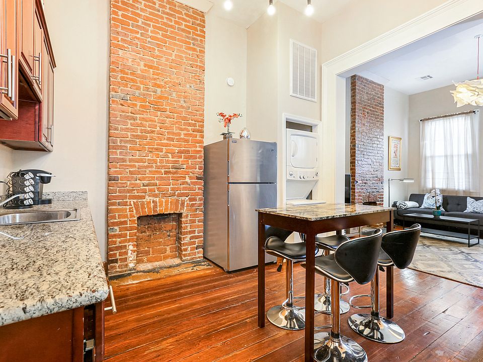 Kitchen with washer & dryer