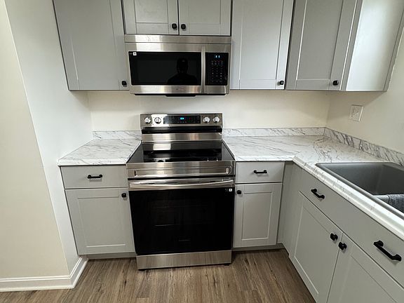 Stove and Microwave