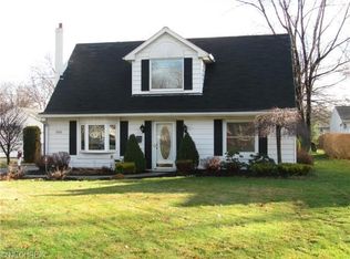 2031 Canterbury Rd, Westlake, OH 44145
