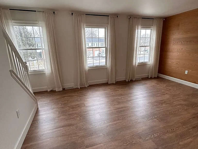 435 Crosswinds Dr — Photo 11