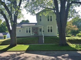 529 S Higbee St, Reed City, MI 49677