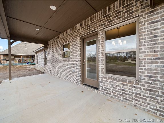 2nd image of 3302 Heritage Hills Pkwy
