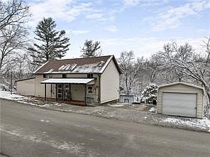 2nd image of 283 Duck Hollow Rd