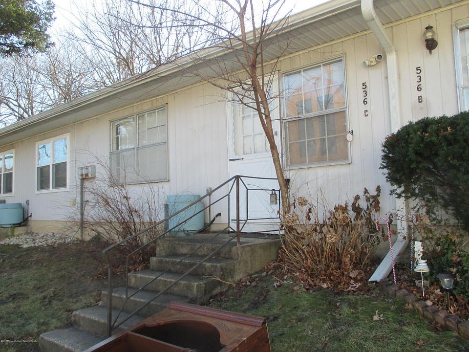2nd image of 536C Dartmoor Ct