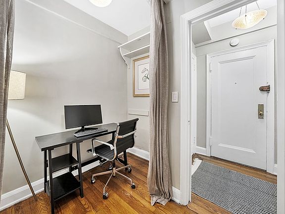 5th image of 235 E 22nd St APT 15M