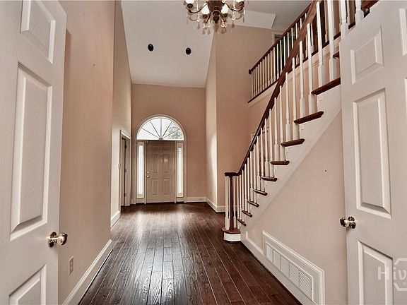 4th image of 114 Telfair Place