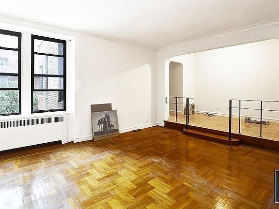 2nd image of 30 Park Ter E APT 4E